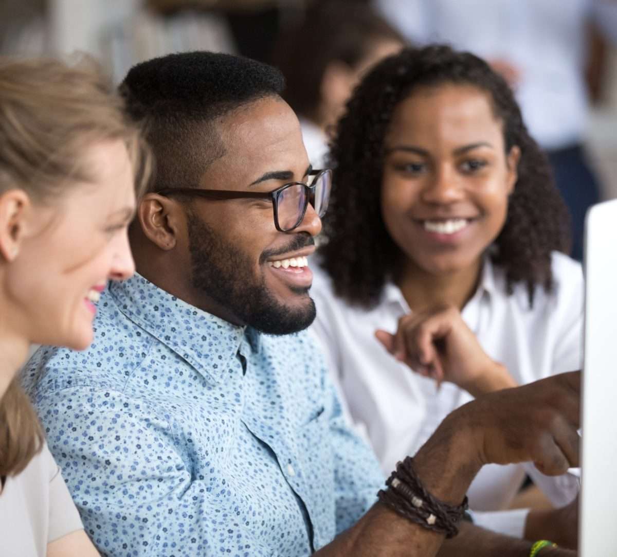 Le digital recrute-t-il en 2026&nbsp;? Métiers et perspectives d’emploi
