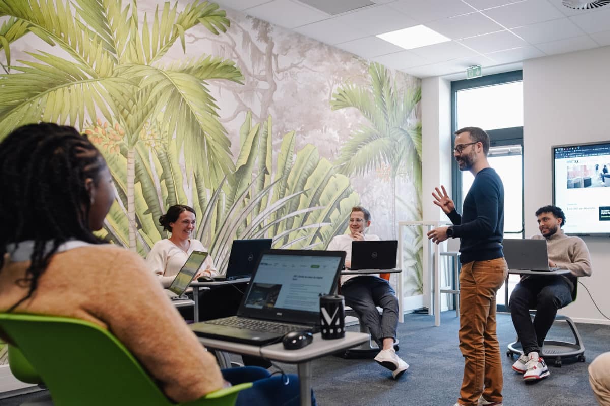 Devenir développeur full stack&nbsp;: compétences, stack technique et salaire
